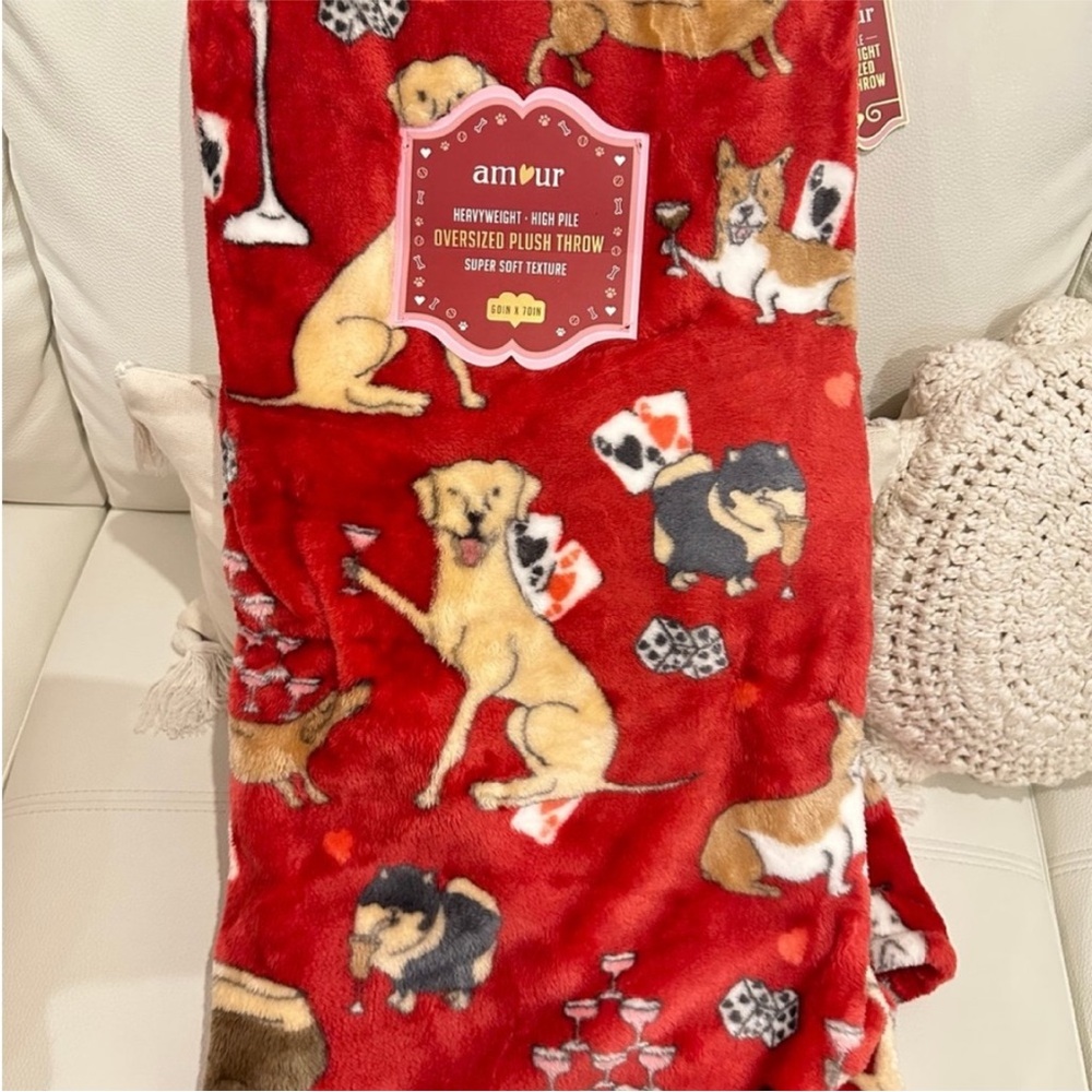 Amour Red Dog poker Patterned Plush Throw